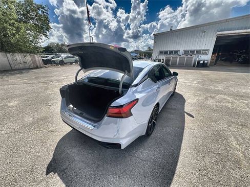 Used 2023 Nissan Altima 2.5 SR w/ SR Premium Package FWD image 24