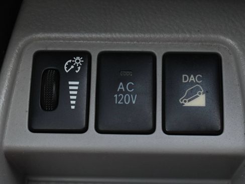 Used 2009 Toyota RAV4 Limited AWD/4WD image 20