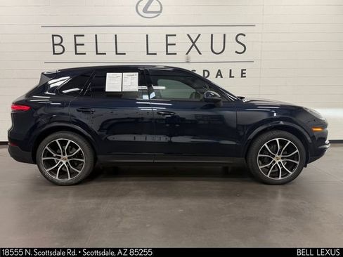 Used 2019 Porsche Cayenne AWD/4WD image 3