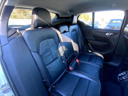 Used 2019 Volvo XC40 T5 Momentum image 19