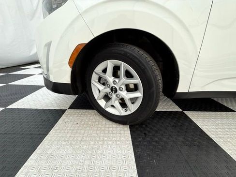 Used 2023 Kia Soul LX w/ LX Technology Package image 9