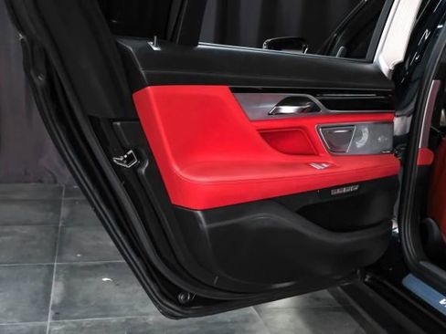 Used 2018 BMW M760i xDrive image 49