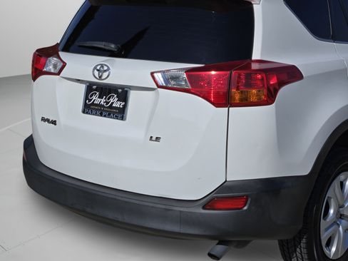Used 2013 Toyota RAV4 LE FWD image 38