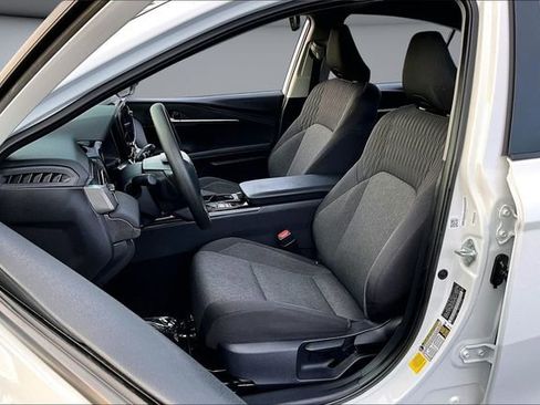 Used 2025 Toyota Camry LE image 21