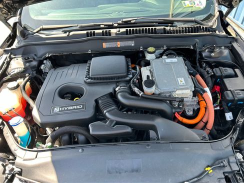 Used 2018 Ford Fusion SE w/ Equipment Group 601A image 5