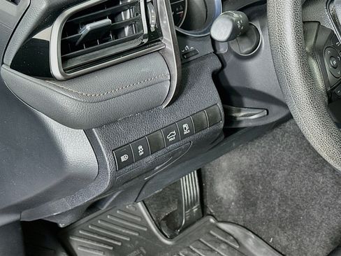 Used 2019 Toyota Camry LE FWD image 16