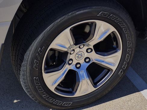 Used 2024 RAM 1500 Laramie AWD/4WD image 7