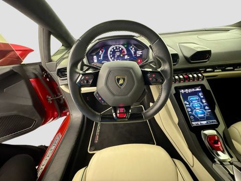 Used 2022 Lamborghini Huracan EVO RWD image 23