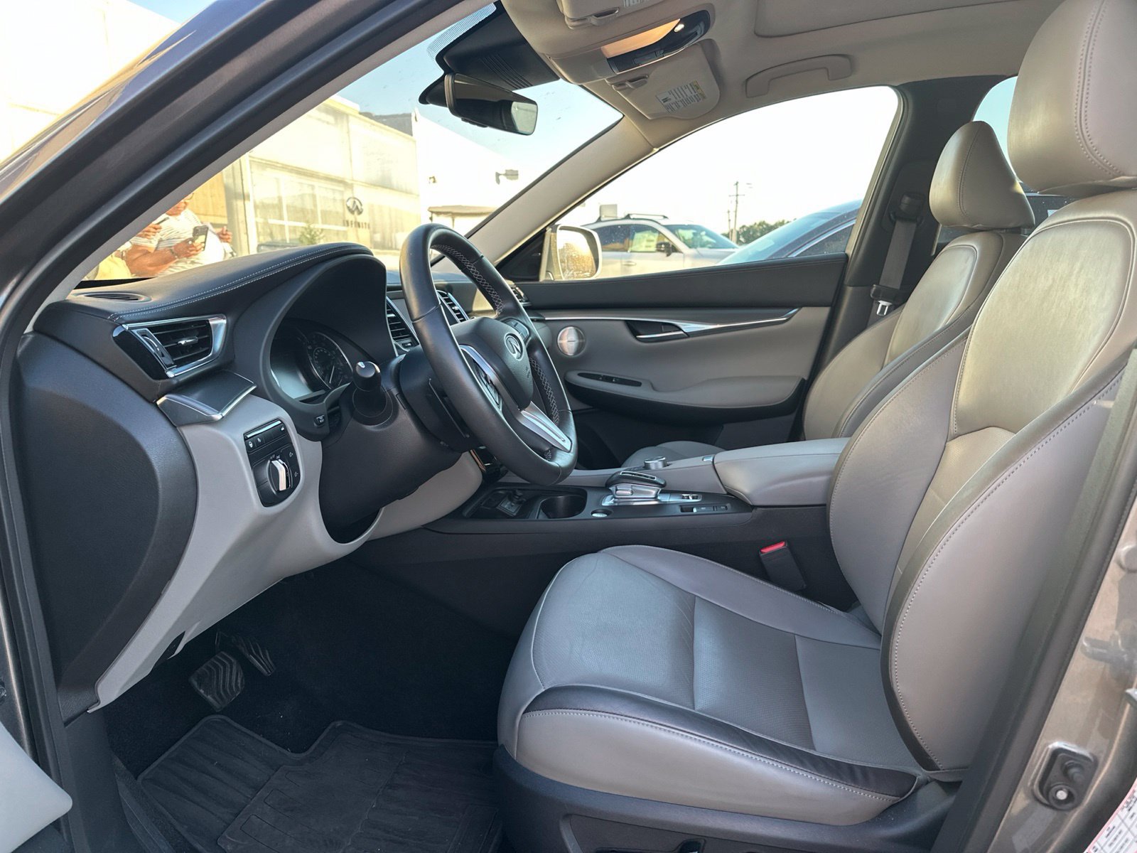 Certified 2023 INFINITI QX50 Luxe w/ Cargo Package AWD/4WD image 9
