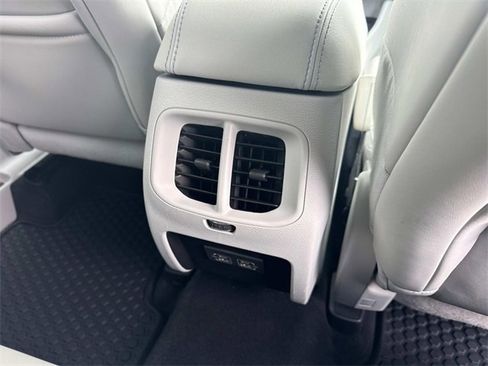 Used 2021 Jeep Cherokee Latitude Plus image 22