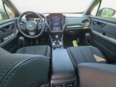 Used 2025 Subaru Forester Premium AWD/4WD image 10