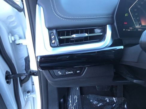 Used 2025 BMW X1 xDrive28i image 13