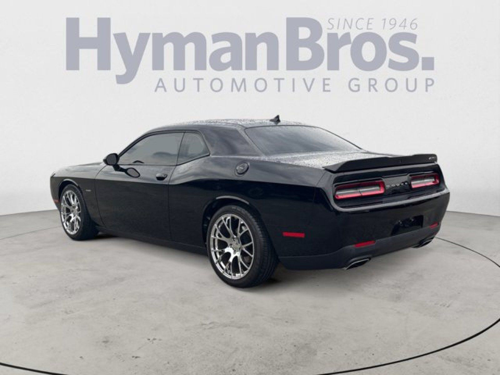 Used 2016 Dodge Challenger R/T RWD image 5