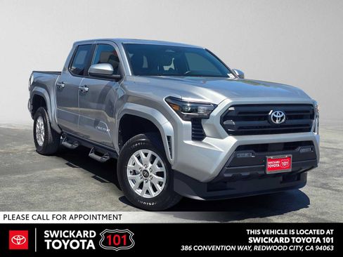 Used 2025 Toyota Tacoma SR5 AWD/4WD image 1