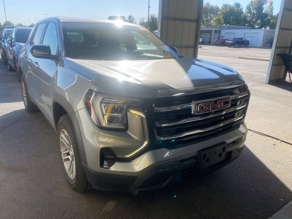 Used 2025 GMC Terrain Elevation FWD image 1