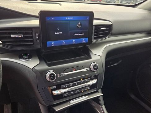 Used 2020 Ford Explorer XLT AWD/4WD image 19