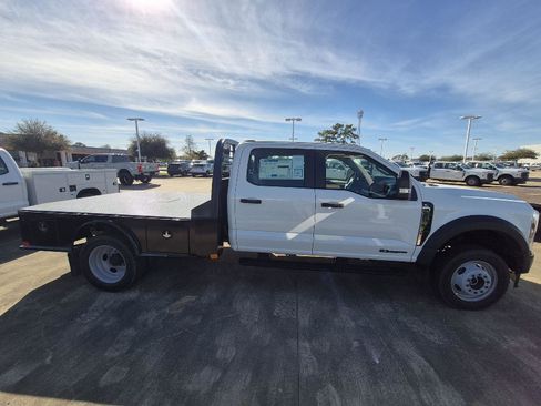 New 2026 Ford F550 4x4 Crew Cab image 9