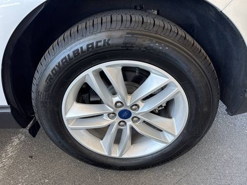 Used 2018 Ford Edge SEL AWD/4WD image 10