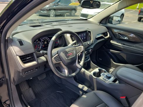 Used 2024 GMC Terrain Denali w/ Denali Premium Package AWD/4WD image 18