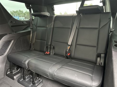 Used 2021 Cadillac Escalade Luxury image 24