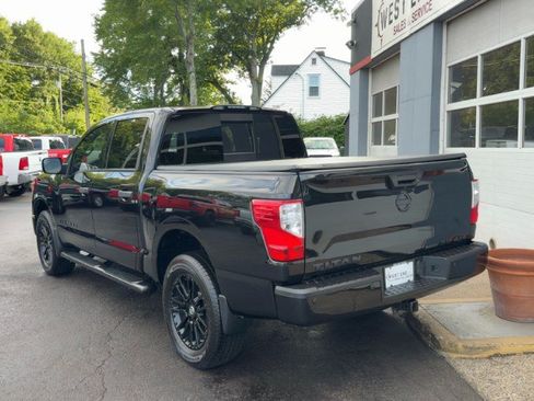 Used 2019 Nissan Titan SL w/ Midnight Edition AWD/4WD image 6