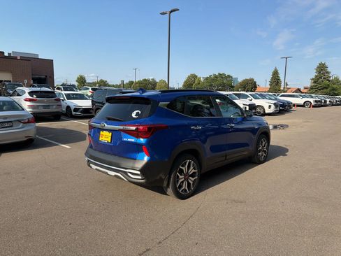 Used 2021 Kia Seltos SX w/ SX Sunroof Package AWD/4WD image 2