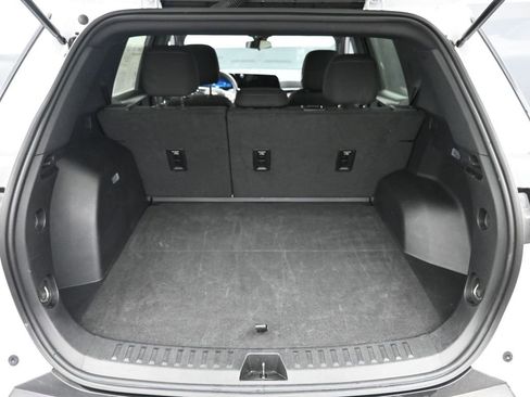 Used 2025 Chevrolet Equinox LT image 9