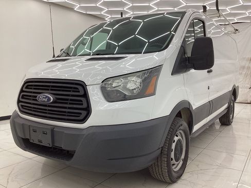 Used 2016 Ford Transit 250 130 Low Roof image 1