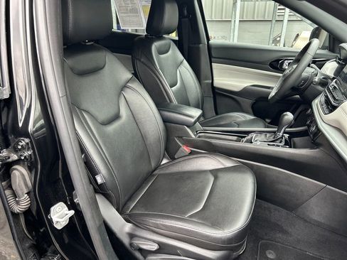 Used 2025 Jeep Compass Limited AWD/4WD image 31