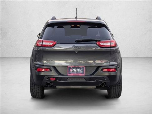 Used 2015 Jeep Cherokee Trailhawk w/ Comfort/Convenience Group image 7