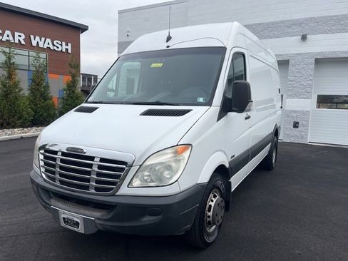 Used 2010 Freightliner Sprinter 3500 image 1