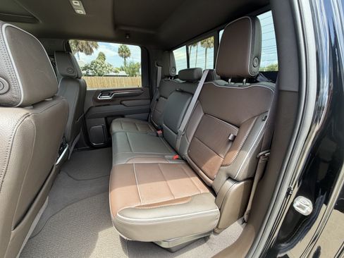 Used 2024 GMC Sierra 3500 Denali AWD/4WD image 14