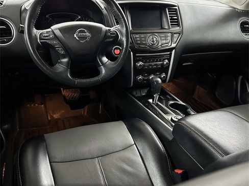 Used 2020 Nissan Pathfinder SL image 26