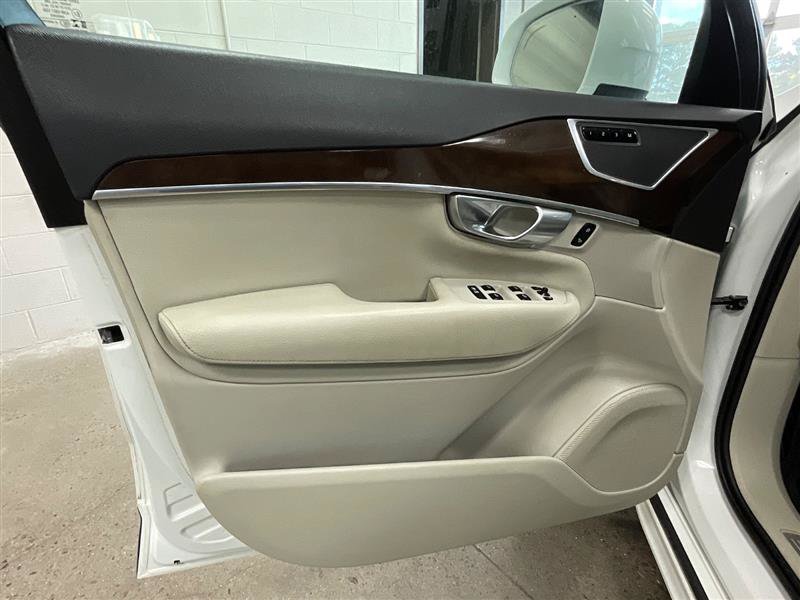 Used 2019 Volvo XC90 T5 Momentum w/ Protection Package Premier FWD image 10