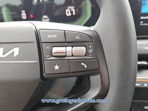 Used 2025 Kia K4 FWD image 20