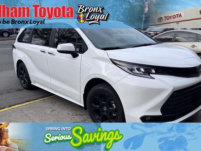 Used 2026 Toyota Sienna XLE Woodland Edition