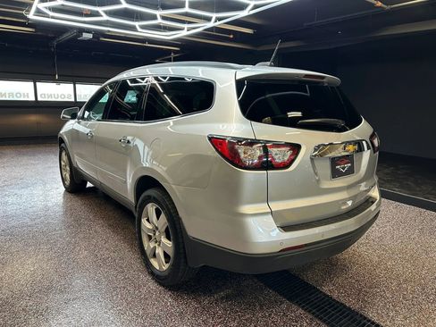 Used 2016 Chevrolet Traverse LT w/ Style and Technology Package image 5