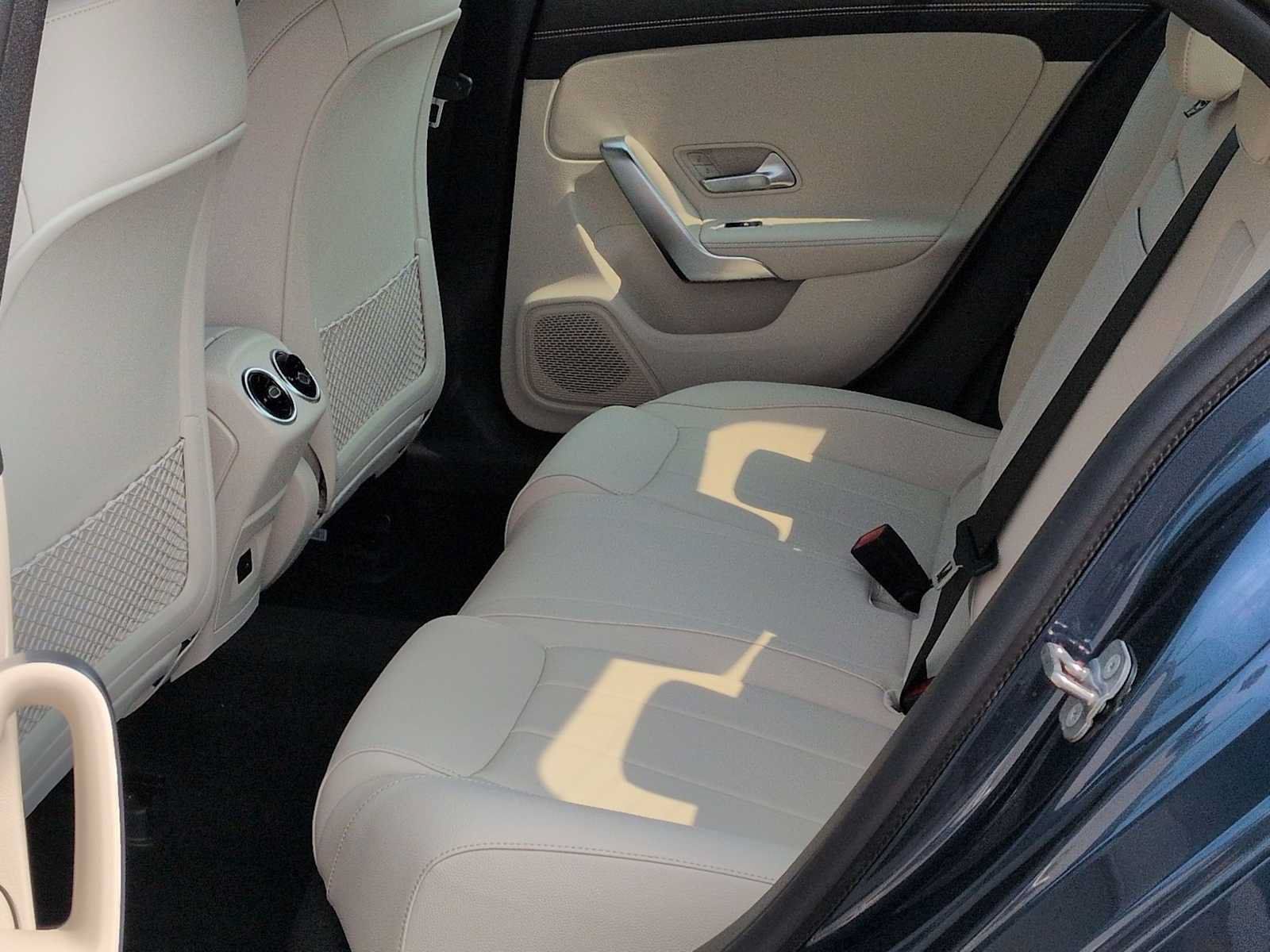 Used 2023 Mercedes-Benz CLA 250 4MATIC image 21