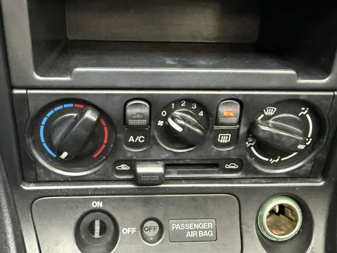 Used 2000 MAZDA MX-5 Miata image 27