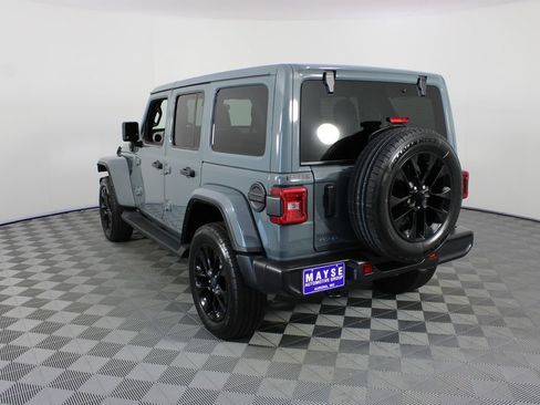 Used 2025 Jeep Wrangler Unlimited Sahara AWD/4WD image 21