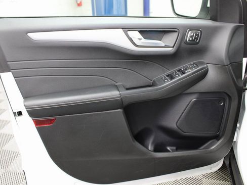 Used 2024 Ford Escape Platinum image 61