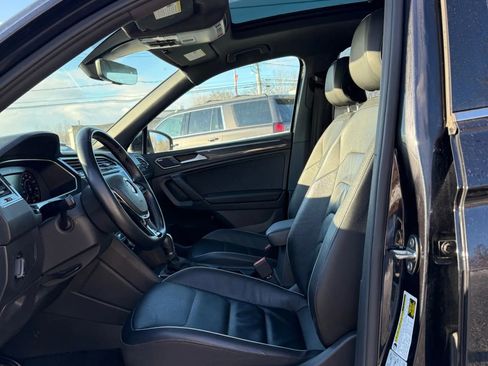 Used 2019 Volkswagen Tiguan SEL Premium R-Line image 8