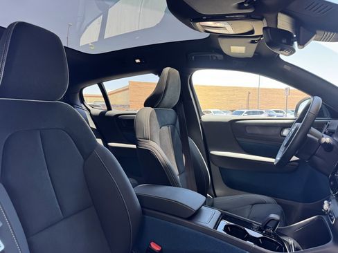 Used 2023 Volvo C40 P8 Recharge Ultimate image 43