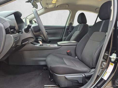 Used 2024 Nissan Sentra SV FWD image 15