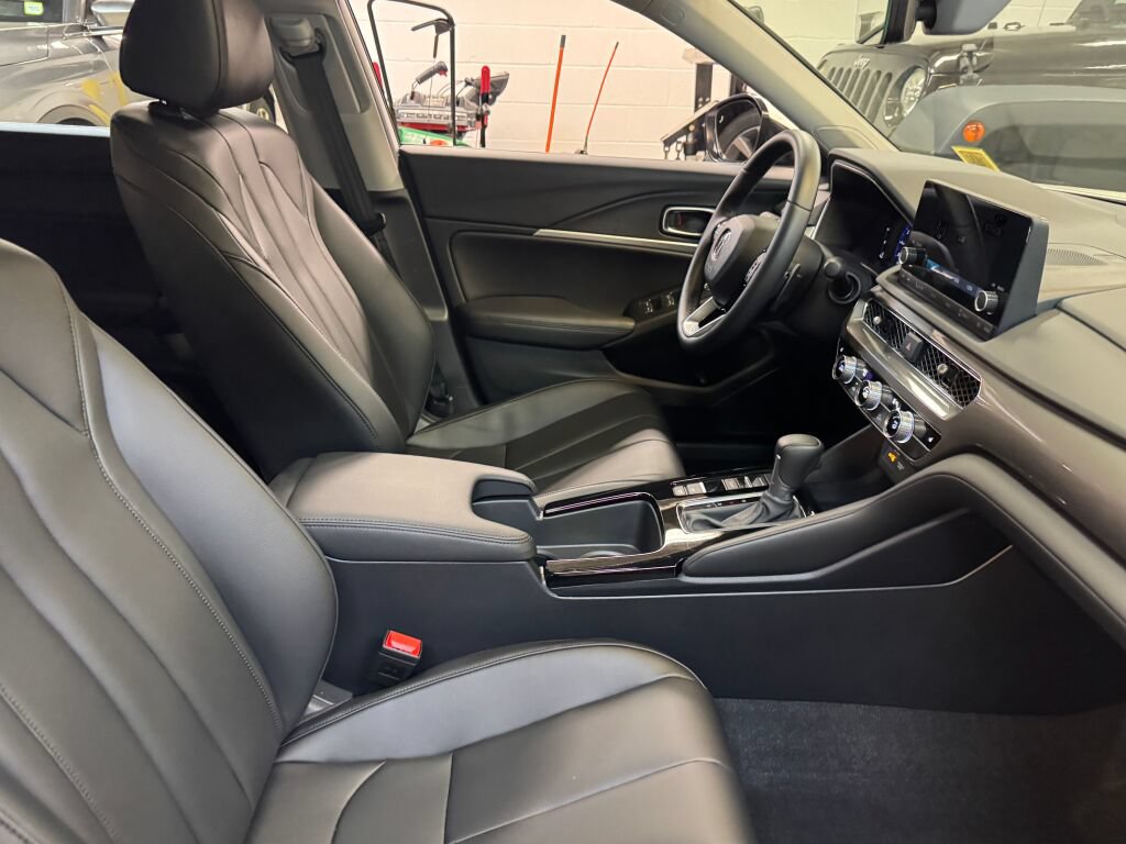 Certified 2025 Acura Integra FWD image 31