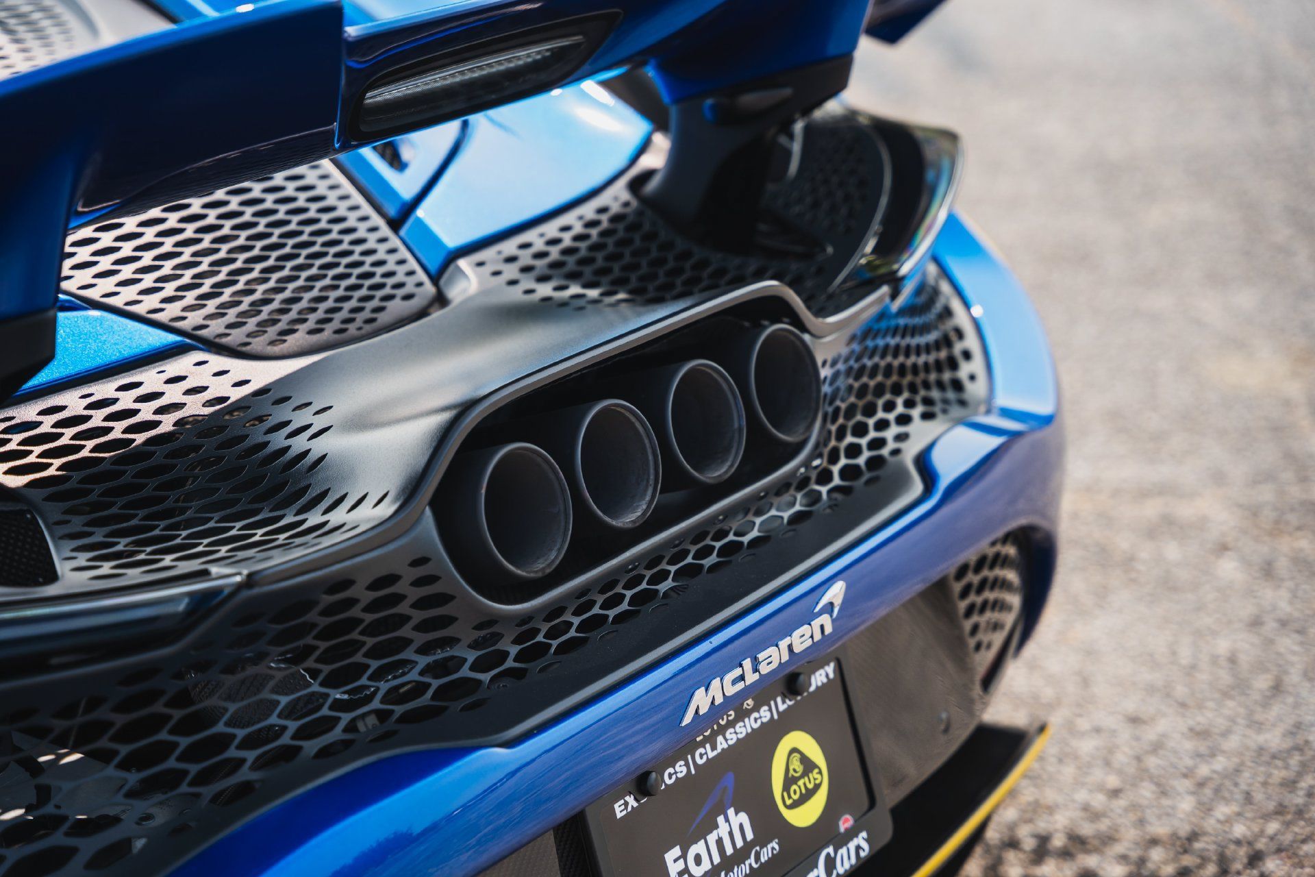 Used 2022 McLaren 765LT RWD image 4