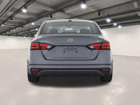 Used 2024 Nissan Altima 2.5 SV FWD image 7
