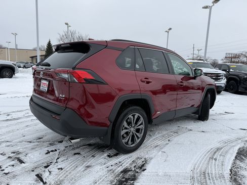 Certified 2025 Toyota RAV4 XLE Premium image 9