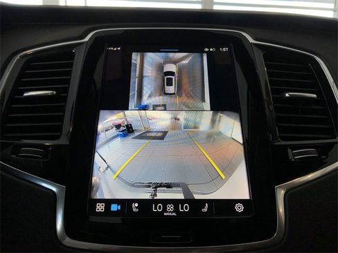 Used 2025 Volvo XC90 B6 Plus image 31