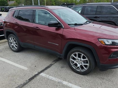 Used 2022 Jeep Compass Latitude AWD/4WD image 1